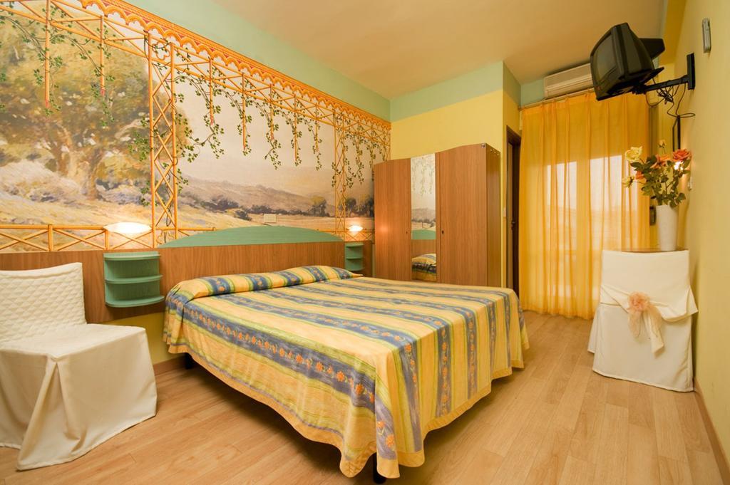Mocambo Piscina E Spiaggia酒店
